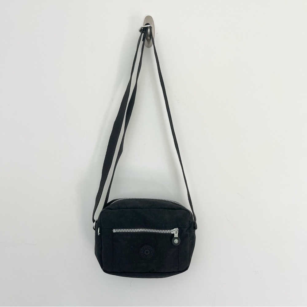 Kipling Classic Black Crossbody Bag w Cream Interior Nylon Water Resistant Purse
